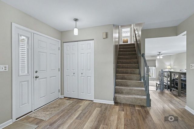 392 Basswood Court, Carol Stream, IL 60188