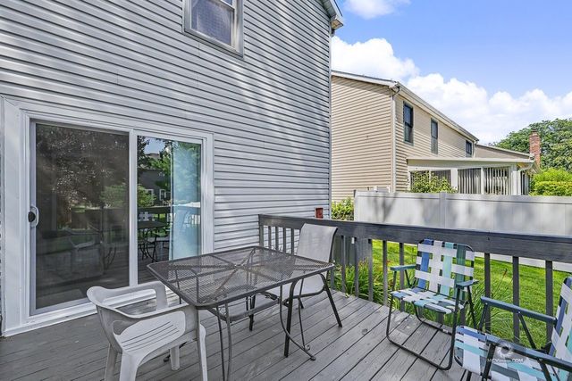 392 Basswood Court, Carol Stream, IL 60188