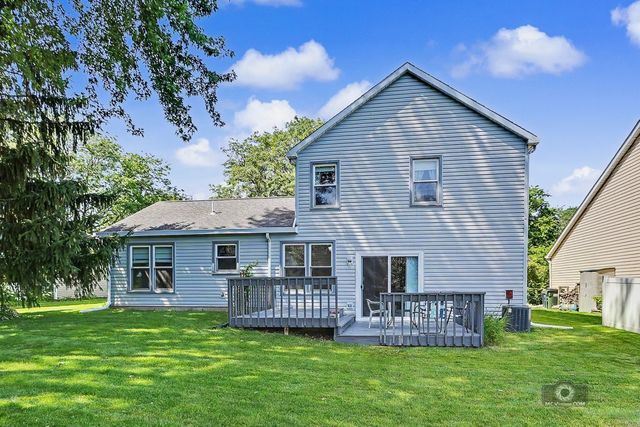 392 Basswood Court, Carol Stream, IL 60188