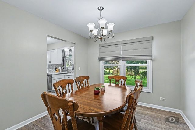392 Basswood Court, Carol Stream, IL 60188