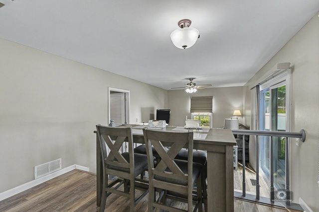 392 Basswood Court, Carol Stream, IL 60188