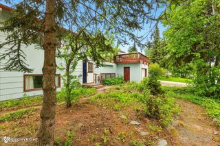 7446 E 20th Avenue, Anchorage, AK 99504