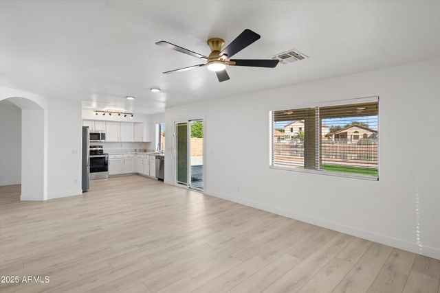 11204 W ROANOKE Avenue, Avondale, AZ 85392