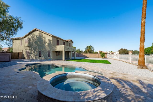 11204 W ROANOKE Avenue, Avondale, AZ 85392