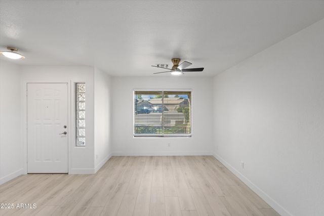 11204 W ROANOKE Avenue, Avondale, AZ 85392