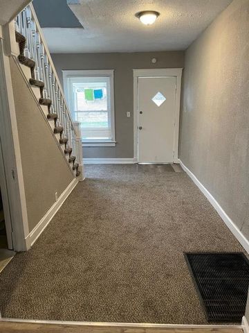 1025 Waverly Avenue, Kansas City, KS 66104