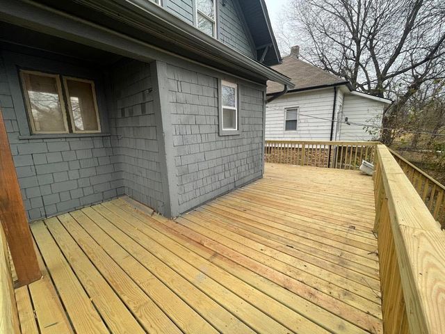 1025 Waverly Avenue, Kansas City, KS 66104