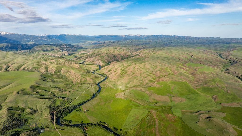 287 Spring Creek Road, Absarokee, MT 59001 photo 2