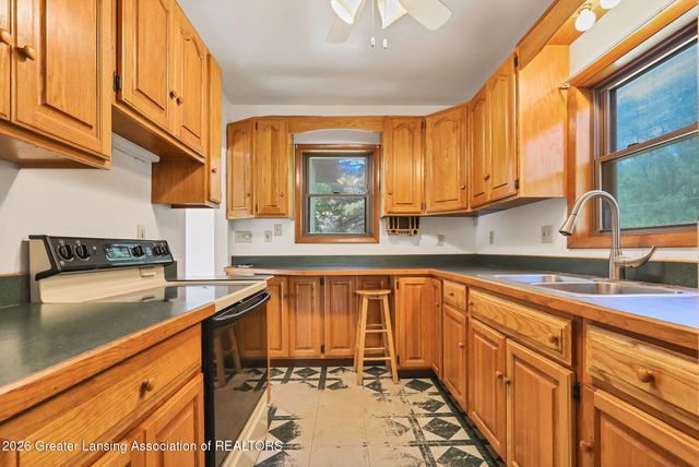 946 E Henry Street, Charlotte, MI 48813