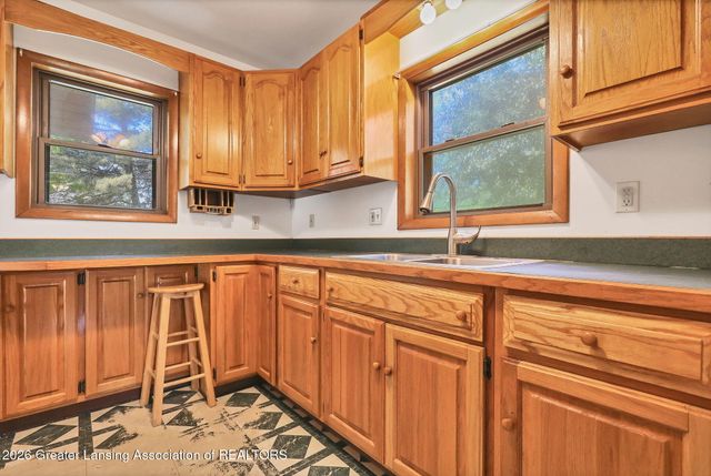 946 E Henry Street, Charlotte, MI 48813