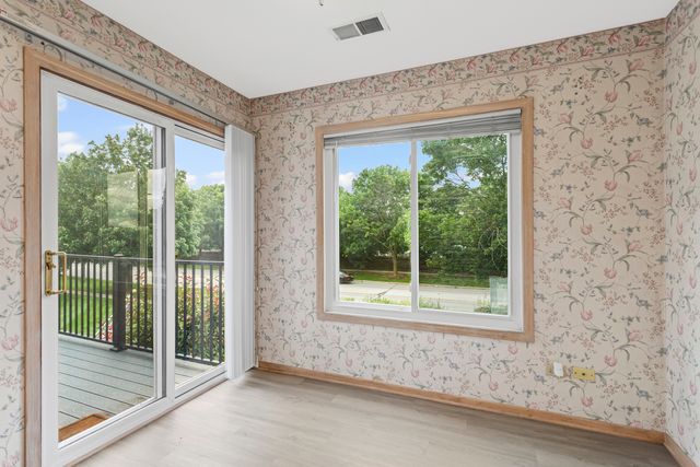 7050 Brighton Court 204, Woodridge, IL 60517