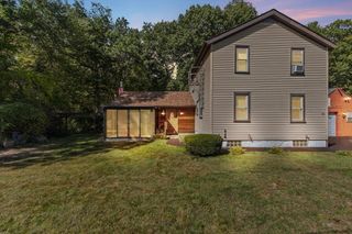 59 Edgehill Rd, Taunton, MA 02780