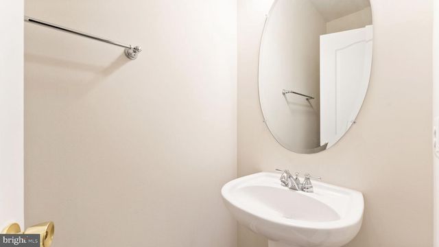 4427-B BEECHSTONE LN, Fairfax, VA 22033
