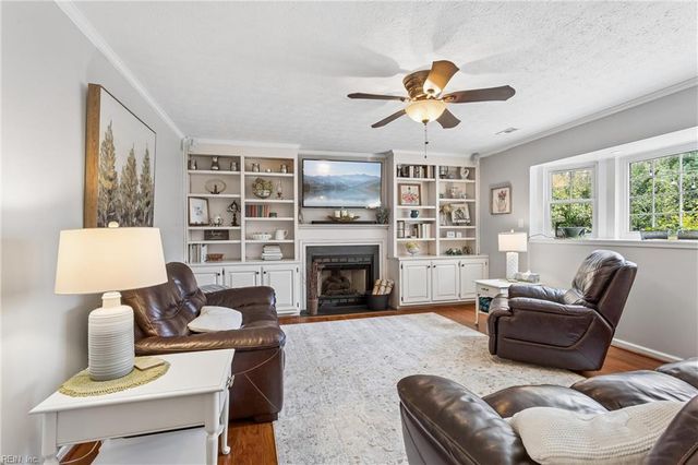 209 Hounds CHSE, Yorktown, VA 23693