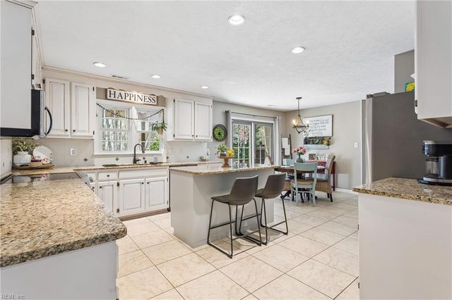 209 Hounds CHSE, Yorktown, VA 23693