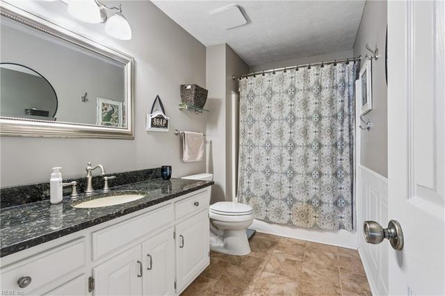 209 Hounds CHSE, Yorktown, VA 23693