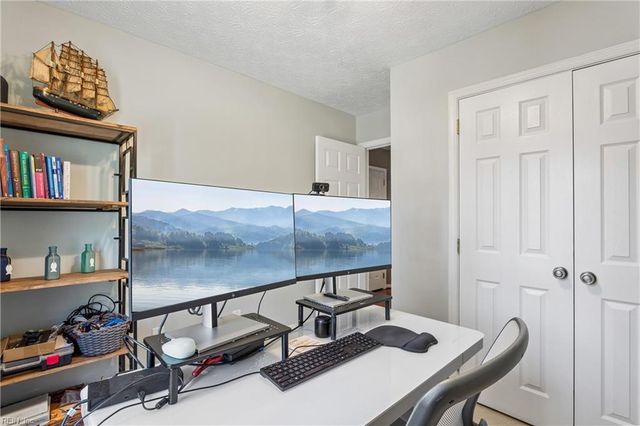 209 Hounds CHSE, Yorktown, VA 23693