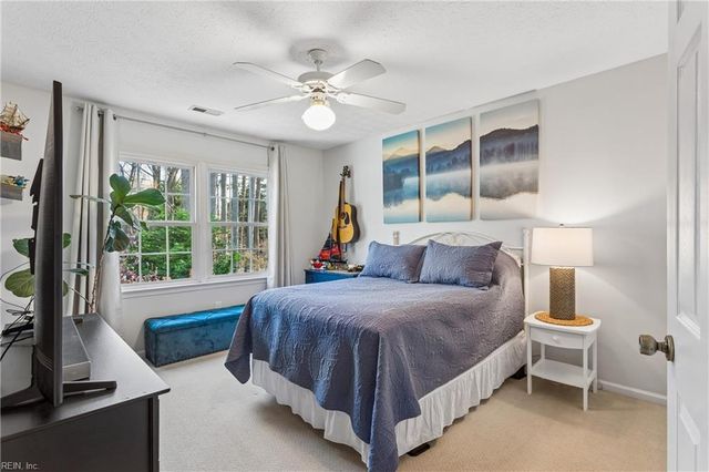 209 Hounds CHSE, Yorktown, VA 23693