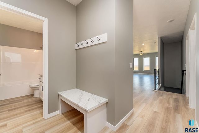 2033 S Sonoma Pl Place, Sioux Falls, SD 57106