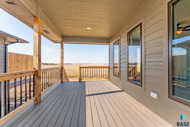 2033 S Sonoma Pl Place, Sioux Falls, SD 57106