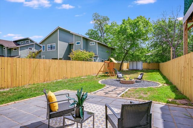 1121 Walton LN B, Austin, TX 78721