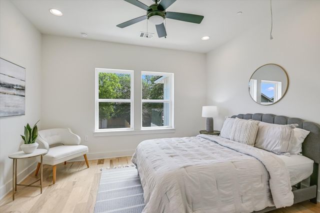 1121 Walton LN B, Austin, TX 78721