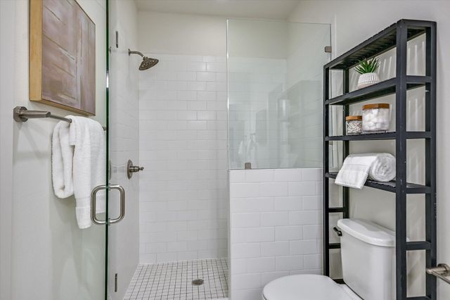 1121 Walton LN B, Austin, TX 78721