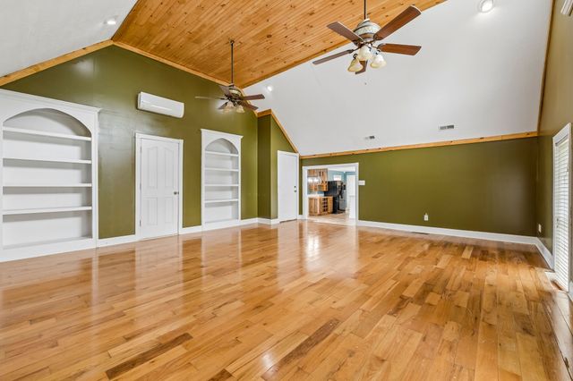 6701 McCormick Ridge Rd, Whitleyville, TN 38588