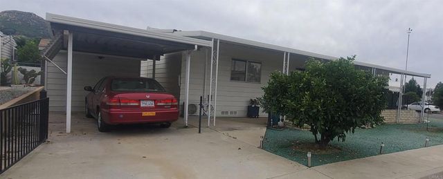 26056 Butterfly Palm Dr, Homeland, CA 92548