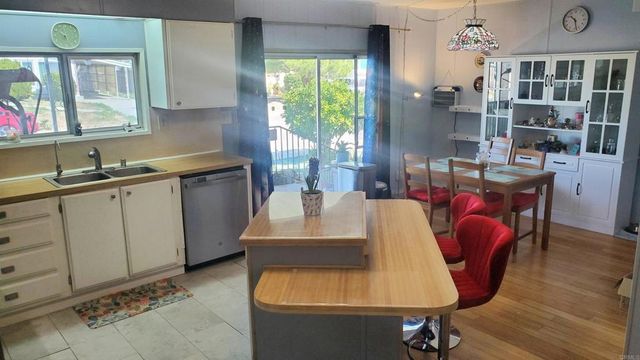 26056 Butterfly Palm Dr, Homeland, CA 92548