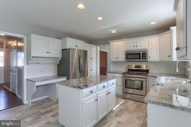 60 NORFOLK LN, Lebanon, PA 17042