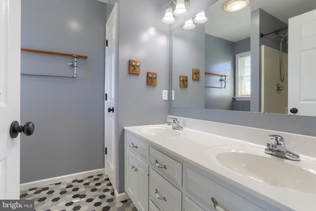 60 NORFOLK LN, Lebanon, PA 17042