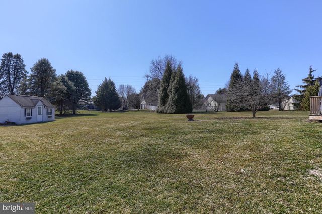 60 NORFOLK LN, Lebanon, PA 17042