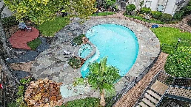 1100 Augusta Drive 3, Houston, TX 77057