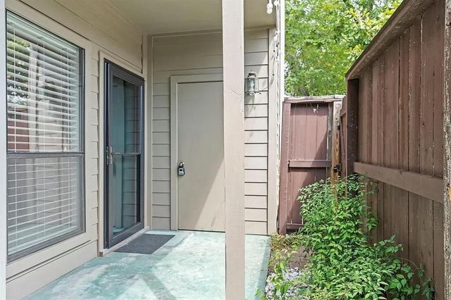 1100 Augusta Drive 3, Houston, TX 77057
