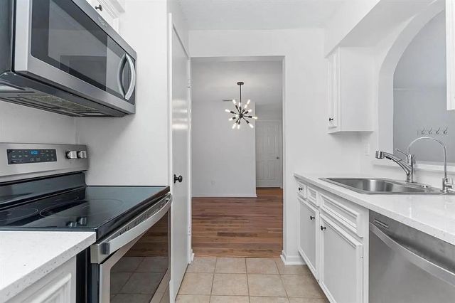 1100 Augusta Drive 3, Houston, TX 77057