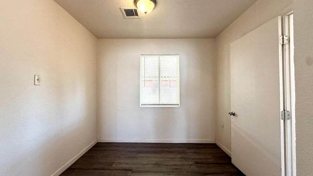 5547 W Gardenia Avenue, Glendale, AZ 85301