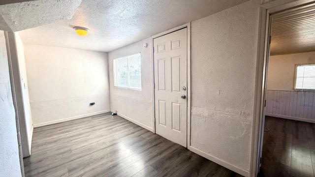 5547 W Gardenia Avenue, Glendale, AZ 85301