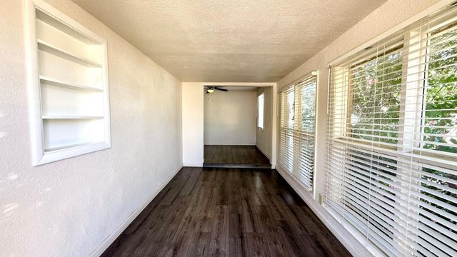 5547 W Gardenia Avenue, Glendale, AZ 85301