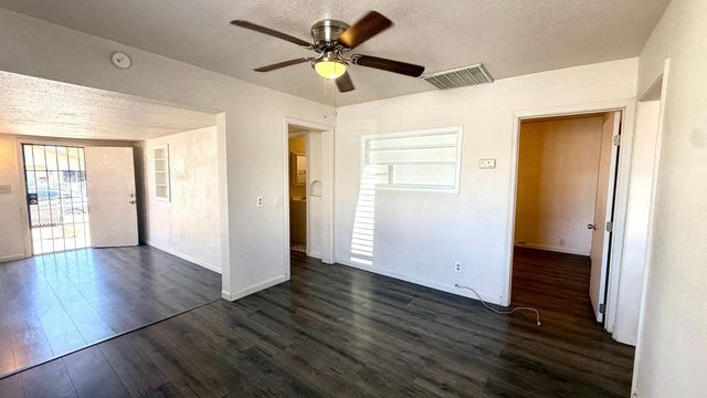 5547 W Gardenia Avenue, Glendale, AZ 85301