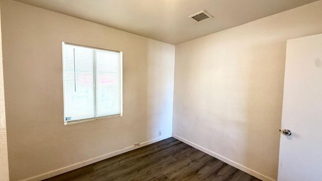 5547 W Gardenia Avenue, Glendale, AZ 85301