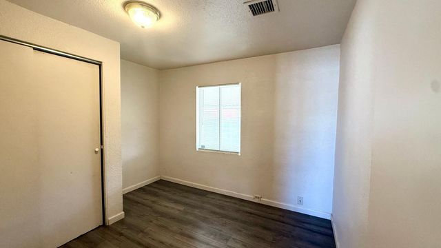 5547 W Gardenia Avenue, Glendale, AZ 85301