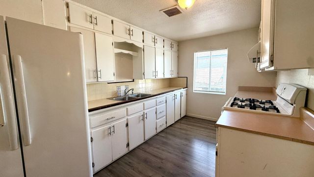 5547 W Gardenia Avenue, Glendale, AZ 85301