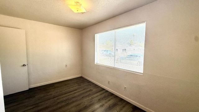 5547 W Gardenia Avenue, Glendale, AZ 85301