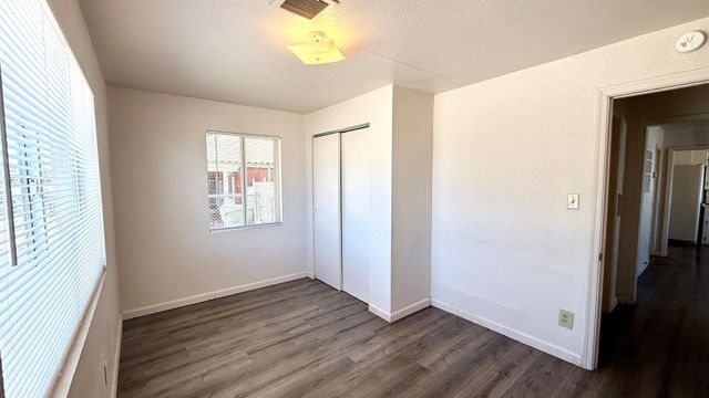 5547 W Gardenia Avenue, Glendale, AZ 85301