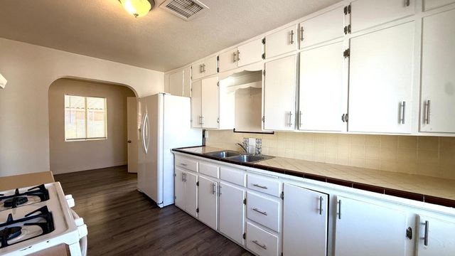 5547 W Gardenia Avenue, Glendale, AZ 85301