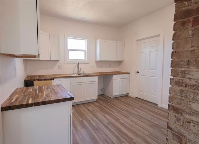 2130 E 24th Street, Kansas City, MO 64123