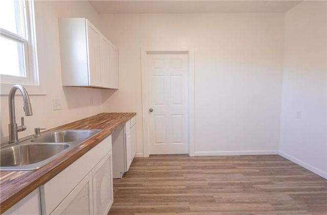 2130 E 24th Street, Kansas City, MO 64123