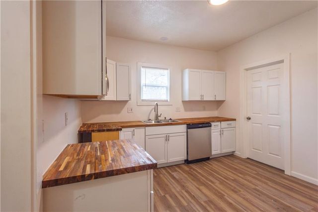 2130 E 24th Street, Kansas City, MO 64123