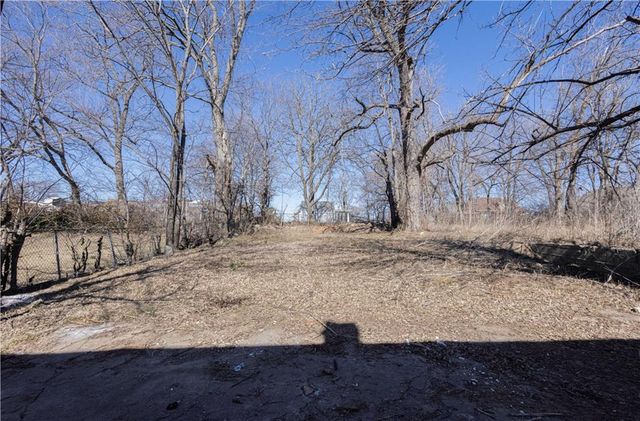 2130 E 24th Street, Kansas City, MO 64123